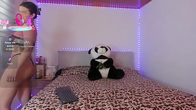 Arenne rouse online show from 10-17-25, 07:49