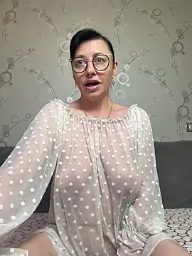 Amberhotqueen online show from 06-05-26, 11:05