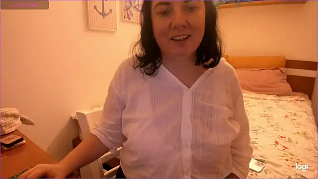 Snapshot of alisiaparril chatting on 06-11-26, 10:46 alisiaparril online show from 06-11-26, 10:46