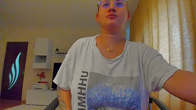 hot evil queen online show from 12-22-25, 08:44