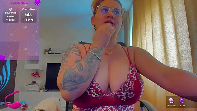 hot evil queen online show from 01-18-26, 10:41