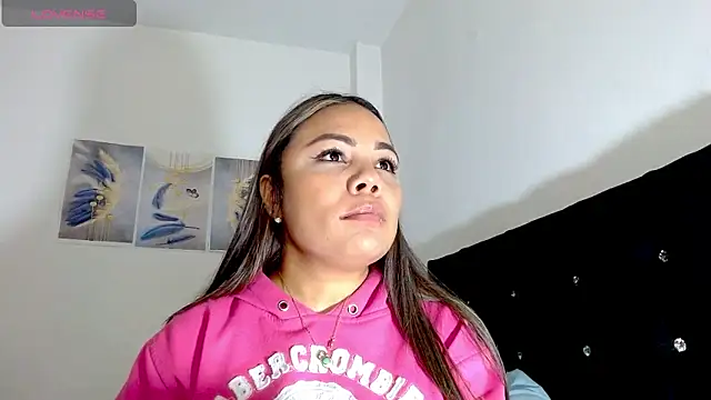 Snapshot of Kylie_loveee chatting on 03-18-26, 06:33 Kylie loveee online show from 03-18-26, 06:33