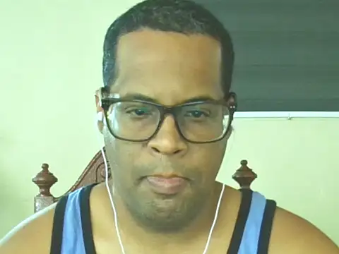 Snapshot of thesugar32 chatting on 04-28-26, 12:21 thesugar32 online show from 04-28-26, 12:21