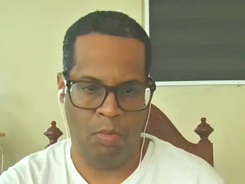 Snapshot of thesugar32 chatting on 04-30-26, 12:22 thesugar32 online show from 04-30-26, 12:22