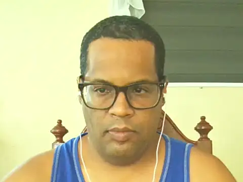 Snapshot of thesugar32 chatting on 05-29-26, 12:25 thesugar32 online show from 05-29-26, 12:25