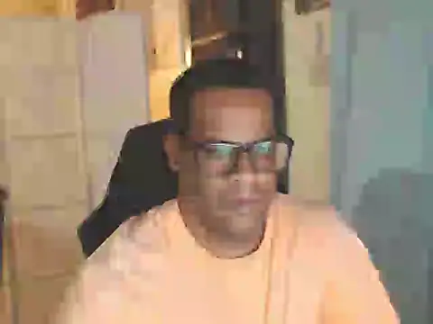 Snapshot of thesugar32 chatting on 06-02-26, 01:18 thesugar32 online show from 06-02-26, 01:18