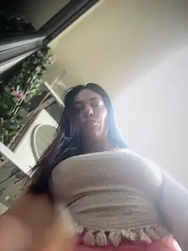 LilliThelo online show from 10-18-25, 12:24