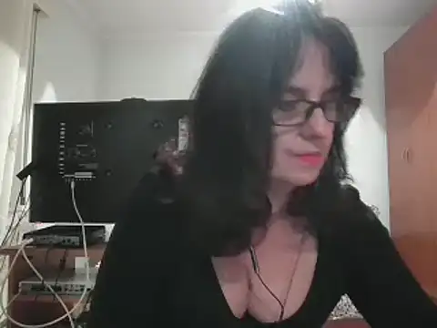 Snapshot of ClaudyGeryn chatting on 12-14-24, 04:09 ClaudyGeryn online show from 12-14-24, 04:09