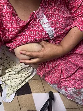 Snapshot of Bmylove40 chatting on 02-27-26, 03:56 Bmylove40 online show from 02-27-26, 03:56