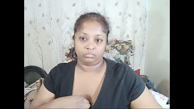 Snapshot of Indiantasha chatting on 06-12-26, 03:44 Indiantasha online show from 06-12-26, 03:44
