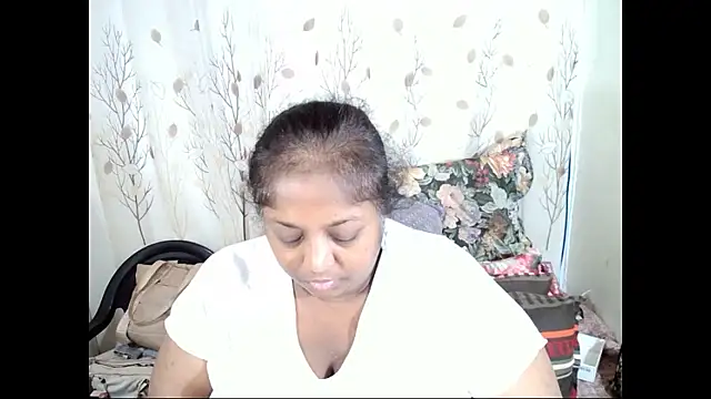 Snapshot of Indiantasha chatting on 06-16-26, 03:36 Indiantasha online show from 06-16-26, 03:36