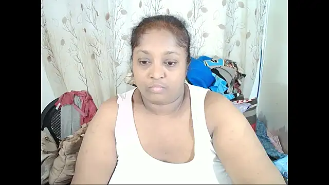 Snapshot of Indiantasha chatting on 06-27-26, 11:37 Indiantasha online show from 06-27-26, 11:37
