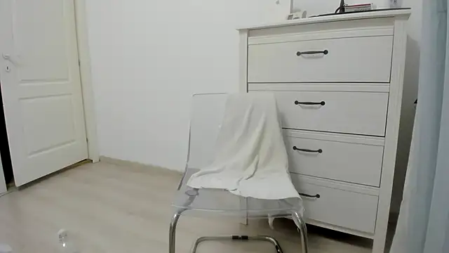 Snapshot of woolfiie chatting on 11-13-25, 12:09 woolfiie online show from 11-13-25, 12:09