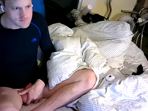 Snapshot of londonfuckwhore chatting on 12-03-24, 11:57 londonfuckwhore online show from 12-03-24, 11:57