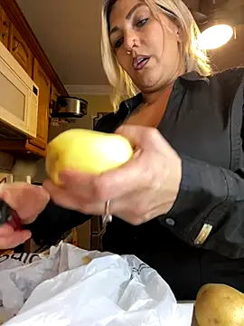 LittleMissEeve online show from 11-04-25, 03:27