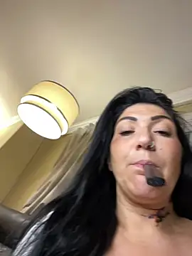Snapshot of LittleMissEeve chatting on 07-11-26, 02:47 LittleMissEeve online show from 07-11-26, 02:47