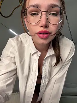 Snapshot of stefannichka chatting on 11-17-25, 08:36 stefannichka online show from 11-17-25, 08:36