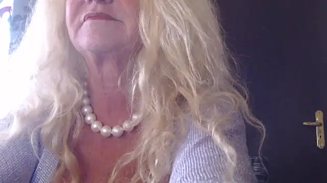 Snapshot of THESensualhorny chatting on 11-21-25, 03:22 THESensualhorny online show from 11-21-25, 03:22