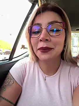 Snapshot of DIANITA_1988 chatting on 12-19-24, 02:24 DIANITA 1988 online show from 12-19-24, 02:24