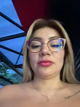 Snapshot of DIANITA_1988 chatting on 12-21-24, 10:40 DIANITA 1988 online show from 12-21-24, 10:40