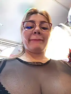 Snapshot of DIANITA_1988 chatting on 12-22-24, 07:52 DIANITA 1988 online show from 12-22-24, 07:52