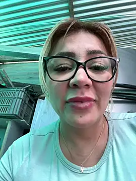 Snapshot of DIANITA_1988 chatting on 12-31-24, 05:29 DIANITA 1988 online show from 12-31-24, 05:29