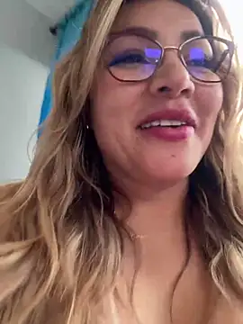 Snapshot of DIANITA_1988 chatting on 01-06-25, 09:54 DIANITA 1988 online show from 01-06-25, 09:54
