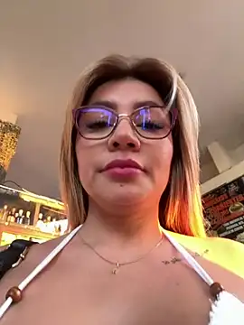 Snapshot of DIANITA_1988 chatting on 01-08-25, 10:37 DIANITA 1988 online show from 01-08-25, 10:37
