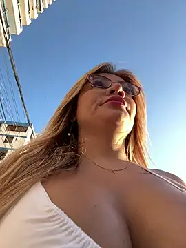 Snapshot of DIANITA_1988 chatting on 01-10-25, 10:15 DIANITA 1988 online show from 01-10-25, 10:15