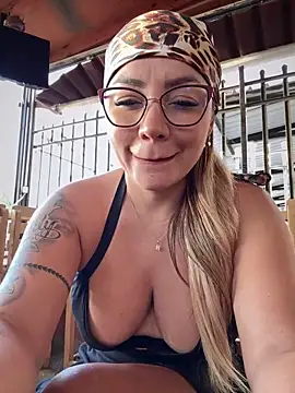 Snapshot of DIANITA_1988 chatting on 01-11-25, 10:07 DIANITA 1988 online show from 01-11-25, 10:07