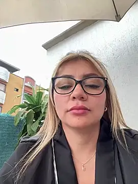 Snapshot of DIANITA_1988 chatting on 01-28-25, 07:42 DIANITA 1988 online show from 01-28-25, 07:42