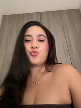 Snapshot of Nina_lovi chatting on 06-14-26, 12:30 Nina lovi online show from 06-14-26, 12:30