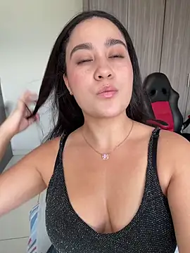 Snapshot of Nina_lovi chatting on 06-17-26, 09:49 Nina lovi online show from 06-17-26, 09:49