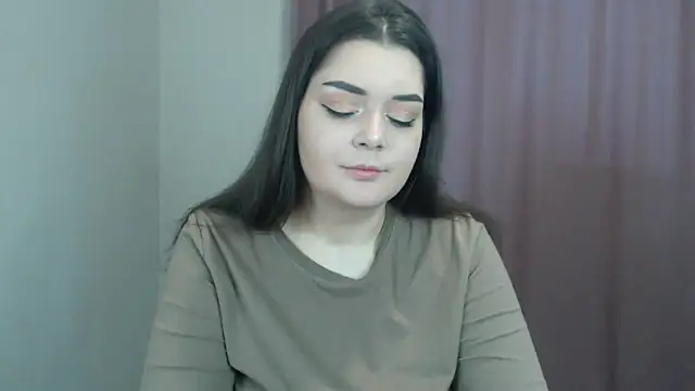 Snapshot of ohhhMie chatting on 12-10-24, 11:22 ohhhMie online show from 12-10-24, 11:22