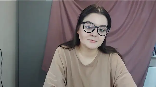 Snapshot of ohhhMie chatting on 02-02-25, 10:13 ohhhMie online show from 02-02-25, 10:13