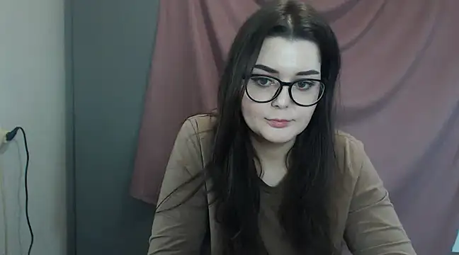 Snapshot of ohhhMie chatting on 02-13-25, 05:01 ohhhMie online show from 02-13-25, 05:01