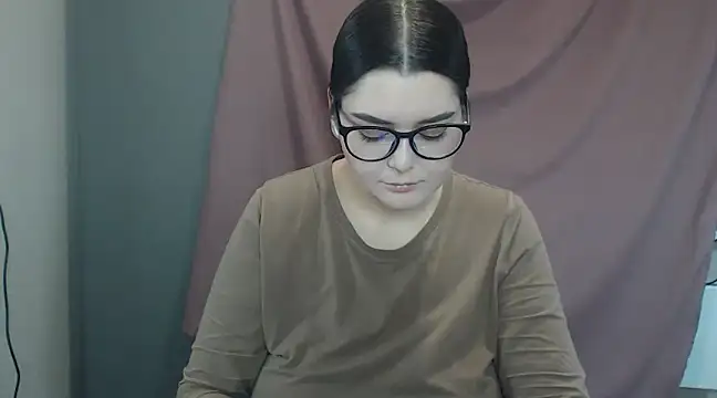 Snapshot of ohhhMie chatting on 02-15-25, 05:07 ohhhMie online show from 02-15-25, 05:07