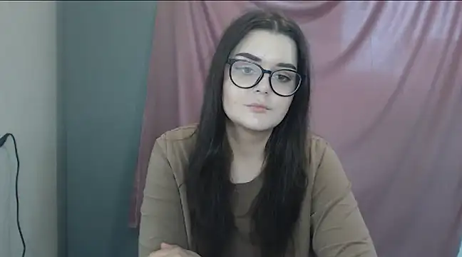 Snapshot of ohhhMie chatting on 02-16-25, 12:43 ohhhMie online show from 02-16-25, 12:43