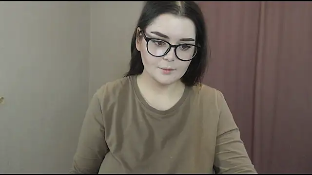 Snapshot of ohhhMie chatting on 02-28-25, 06:41 ohhhMie online show from 02-28-25, 06:41