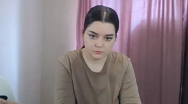 Snapshot of ohhhMie chatting on 03-11-25, 07:37 ohhhMie online show from 03-11-25, 07:37