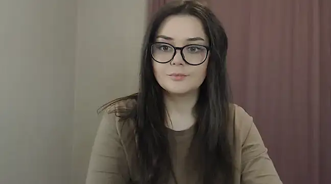 Snapshot of ohhhMie chatting on 03-22-25, 04:47 ohhhMie online show from 03-22-25, 04:47