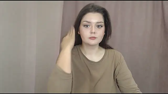 Snapshot of ohhhMie chatting on 10-05-25, 07:28 ohhhMie online show from 10-05-25, 07:28