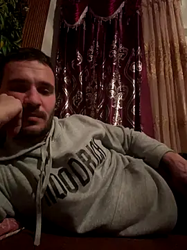 AlexandruUK online show from 12-04-25, 04:27