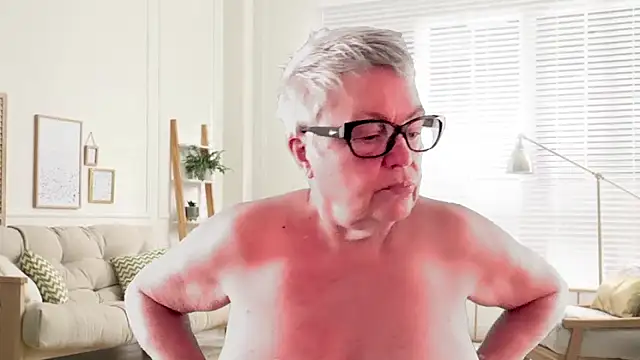 GrannyChrissy68 online show from 02-13-26, 02:02