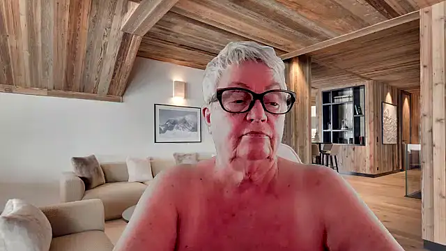 GrannyChrissy68 online show from 02-19-26, 05:53