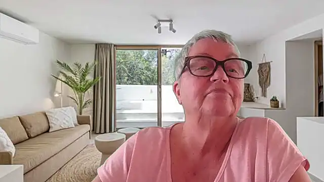 GrannyChrissy68 online show from 05-12-26, 01:19