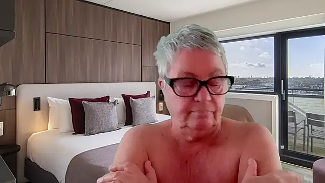 GrannyChrissy68 online show from 06-01-26, 12:40