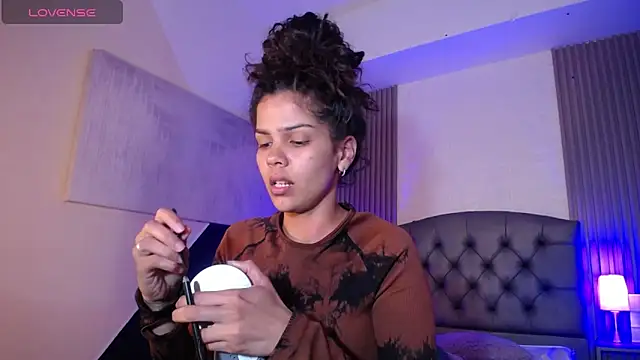 Snapshot of ximena_diaz chatting on 03-01-25, 08:53 ximena diaz online show from 03-01-25, 08:53