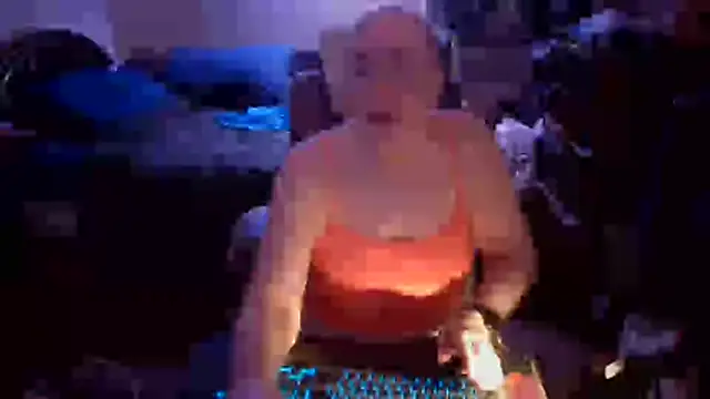 Toastir online show from 05-26-26, 04:14