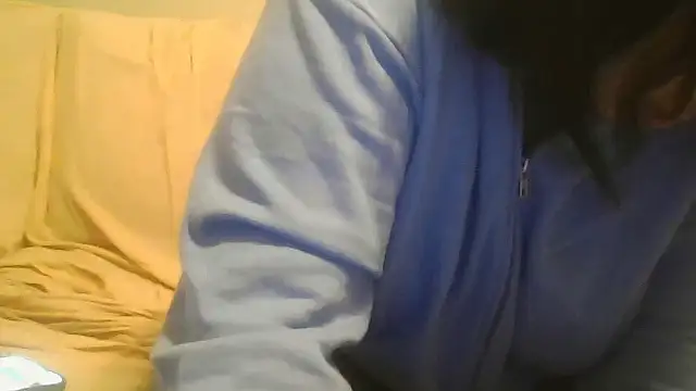 Snapshot of beautylovess chatting on 06-17-26, 12:07 beautylovess online show from 06-17-26, 12:07
